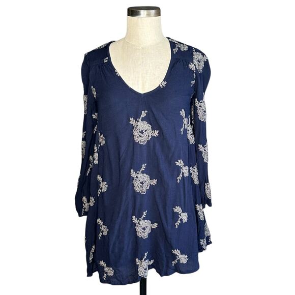 FREE PEOPLE Austin Blue Gray Floral Embroidered Shift Mini Dress Women's Size XS - Picture 1 of 8